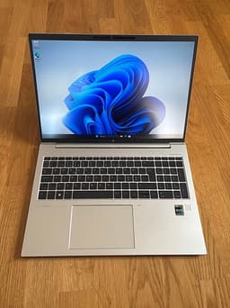 HP EliteBook 860 G9