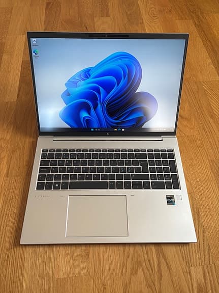 HP 860 G9