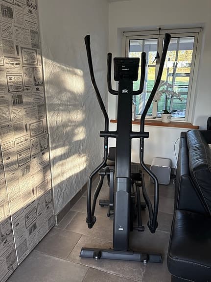 Crosstrainer svart med display