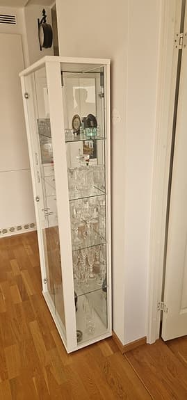 Vitrinskåp glas vit (Mio)