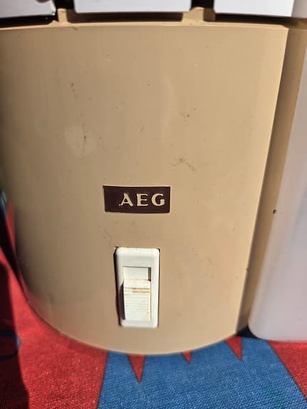 AEG fruktpress juicemaskin beige
