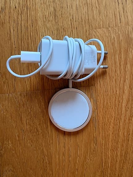Apple MagSafe laddare （original）+ adapter（not original）