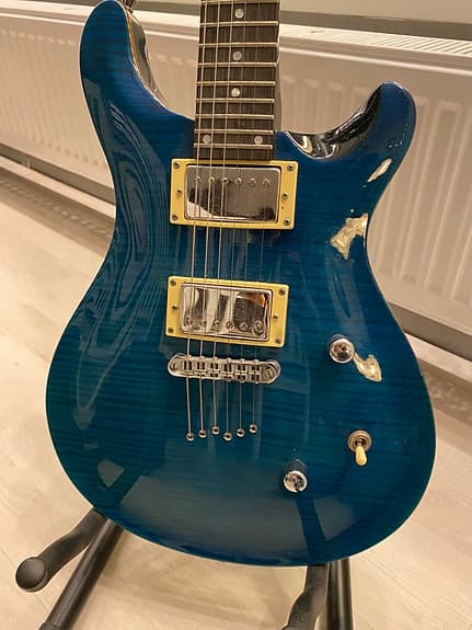 Elgitarr Green med Fender förstärkare
