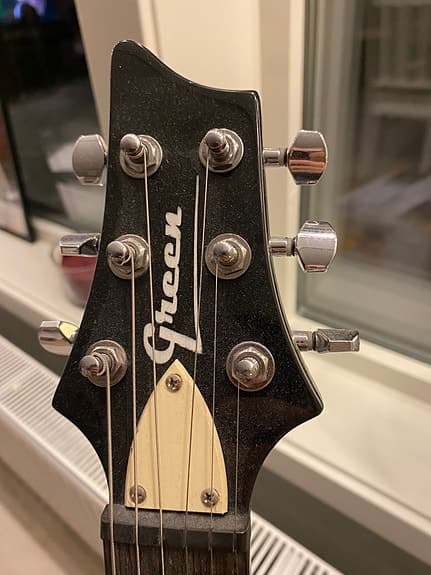Elgitarr Green med Fender förstärkare