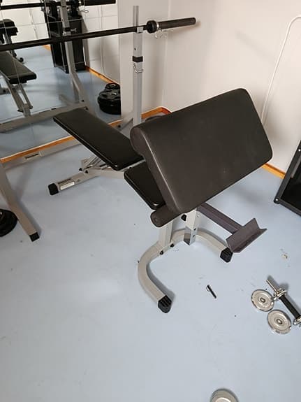 Body solid träningsbänk med curl station
