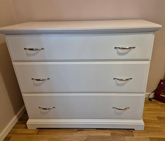 vit Birkeland Byrå från Ikea