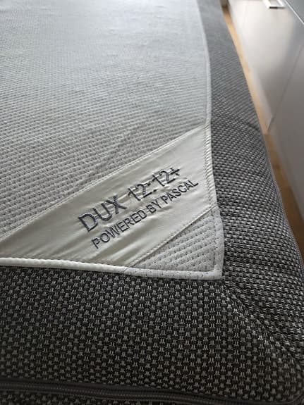 DUX 90 cm säng – 12/12 med Pascal
