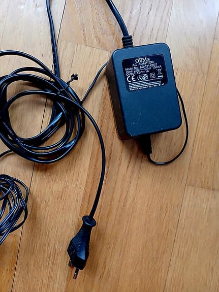 OEM AC ADAPTER AD-121ABDT