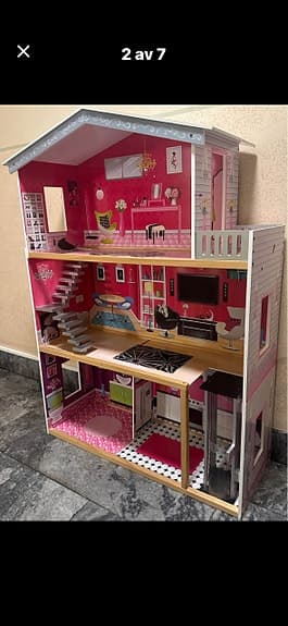Barbie dockskåp stort rosa tre våningar