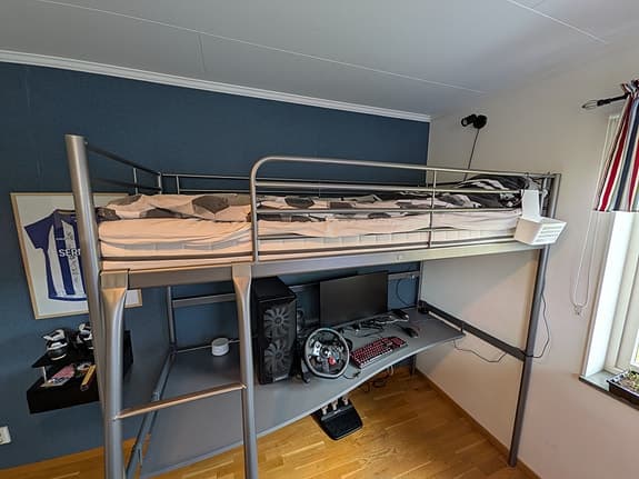 IKEA Svärta loftsäng med skrivbord i metall