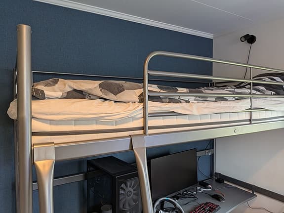 IKEA Svärta loftsäng med skrivbord i metall