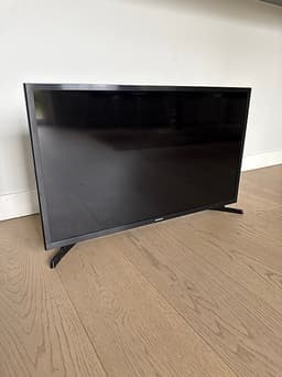 Samsung 32 tum svart inkl väggfäste.