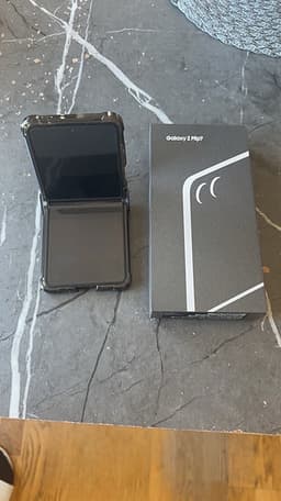 Samsung Galaxy Z Flip 7