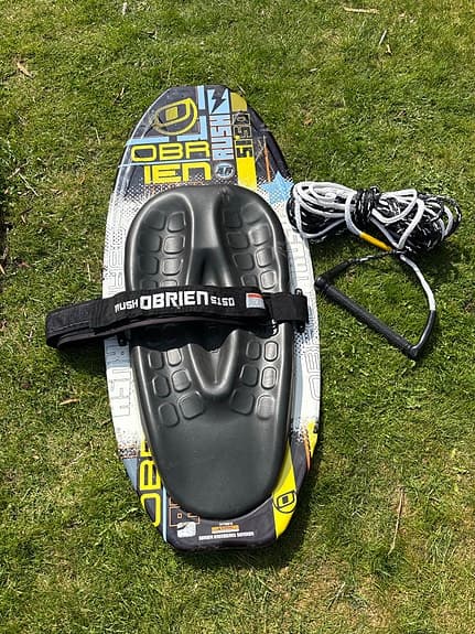 O'Brien Rush 5150 kneeboard med draglina