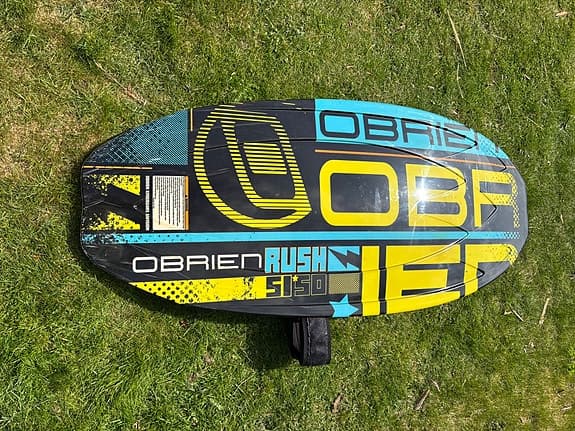 O'Brien Rush 5150 kneeboard med draglina