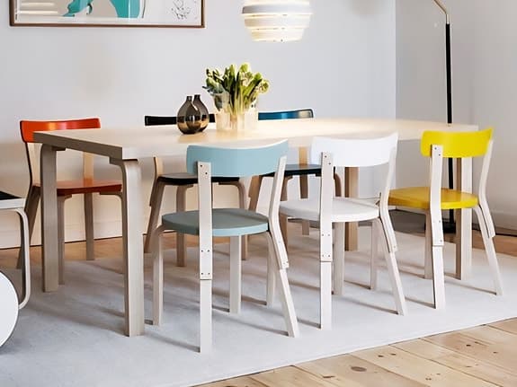Table 83 matbord av Alvar Aalto i björk, nyskick