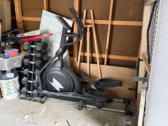 Crosstrainer med display och handpulssensorer