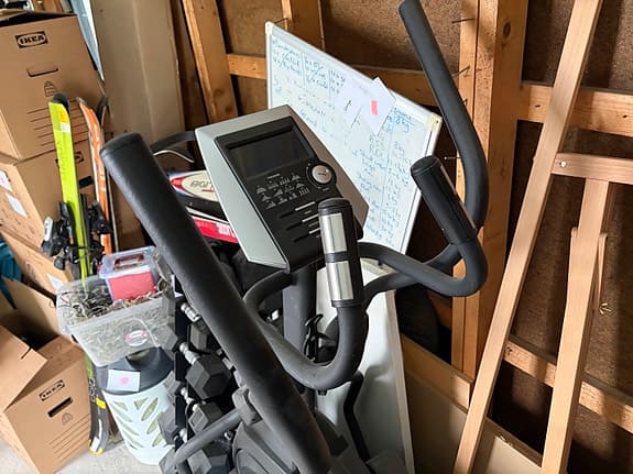Crosstrainer med display och handpulssensorer