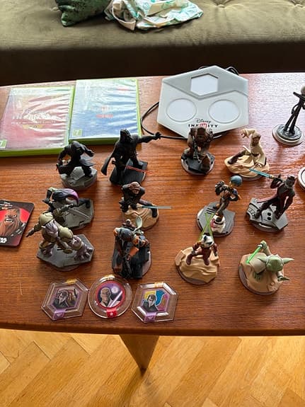 Disney Infinity paket Marvel Star Wars Disney 30 figurer kristaller spel portal