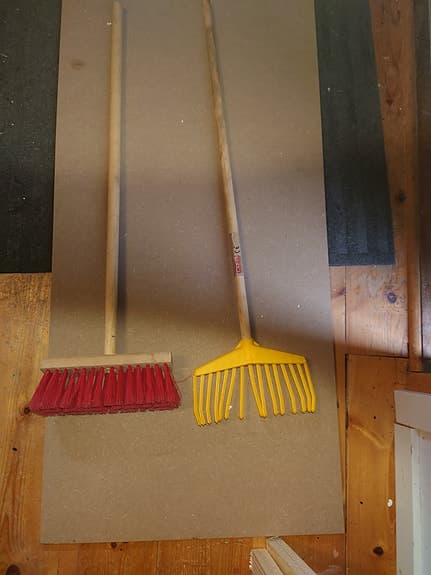 Barnskottkärra, barnkvast och kratta