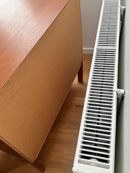 Byrå i teak med 3 lådor