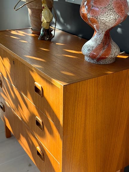 Retro byrå i teak – 1960-tal – Teakbyrå / Skåp Skandinavisk vintage design