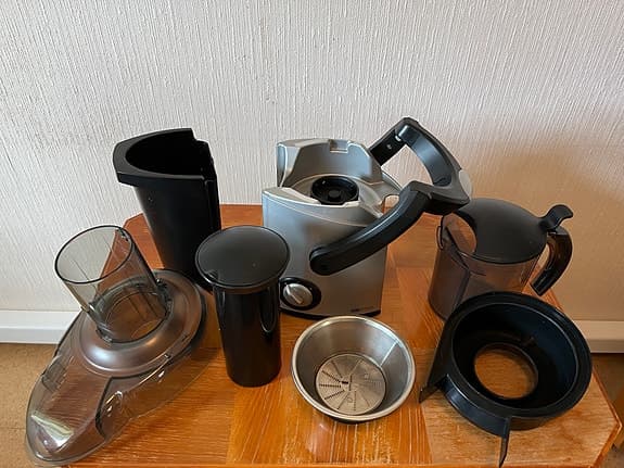 OBH Nordica Råsaftcentrifug svart/silver
