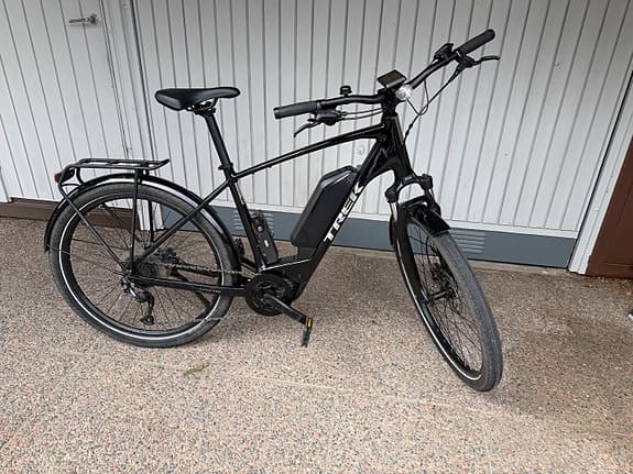 Trek Allant+ 5 – Svart – Large - 725Wh