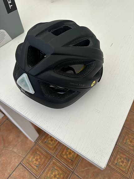 TEC Urban R HLM MIPS cykelhjälm M/L svart