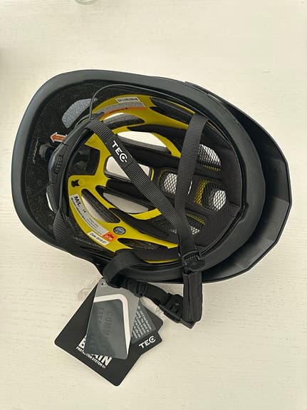 TEC Urban R HLM MIPS cykelhjälm M/L svart