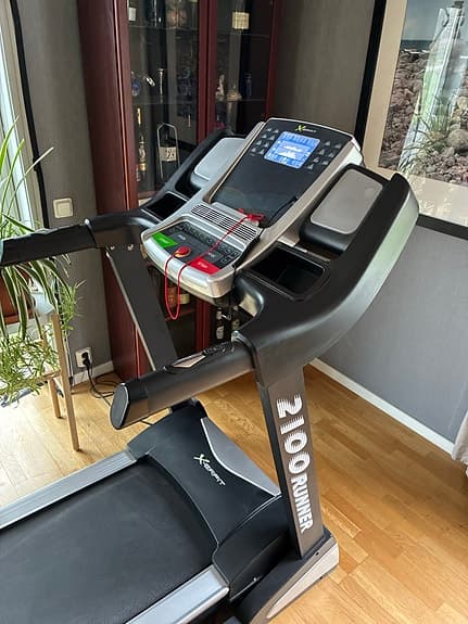 X-erfit 2100 Runner löpband svart