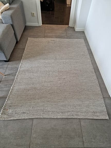 Mio Hemsedal ullmatta 140x200 cm vit/grå
