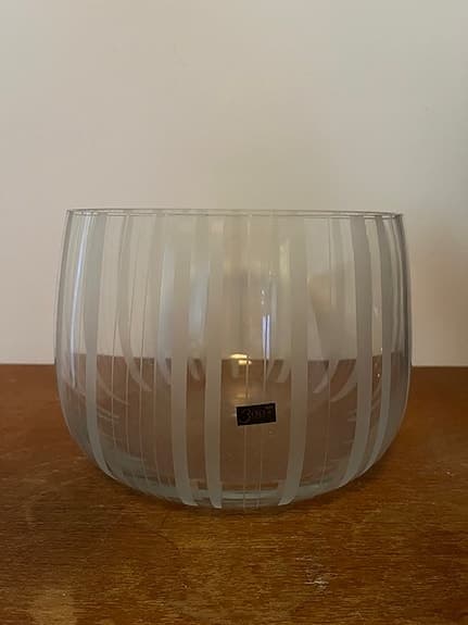 Stor bålskål/glasskål med frostade ränder "White Line" fr. Steninge Slott