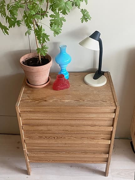 Söt Vintage Byrå i Furu - Förvaringsmöbel Skåp Träbyrå Retro
