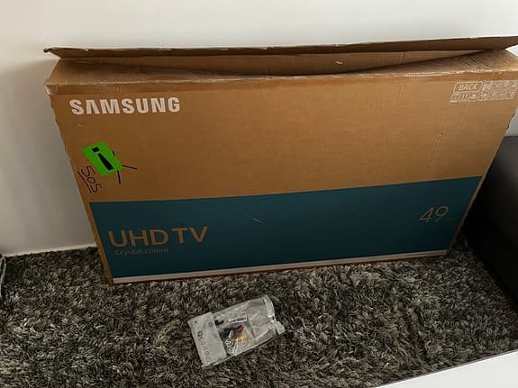 Jätte fin Samsung 49" 4K UHD Smart TV + Komplett med alla tillbehör