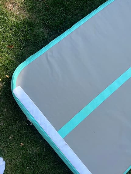 Acrobat airtrack med elektrisk pump och tillbehör