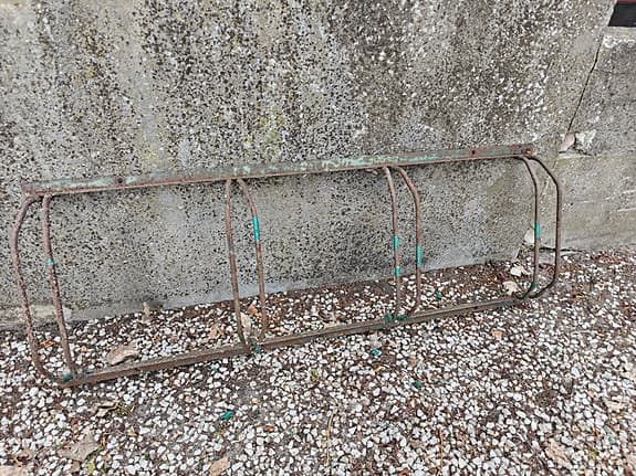 Cykelställ i metall för flera cyklar