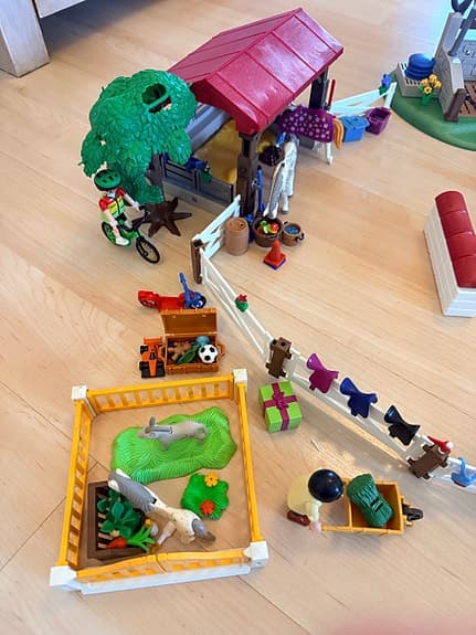Playmobil hästgård / stall med tillbehör