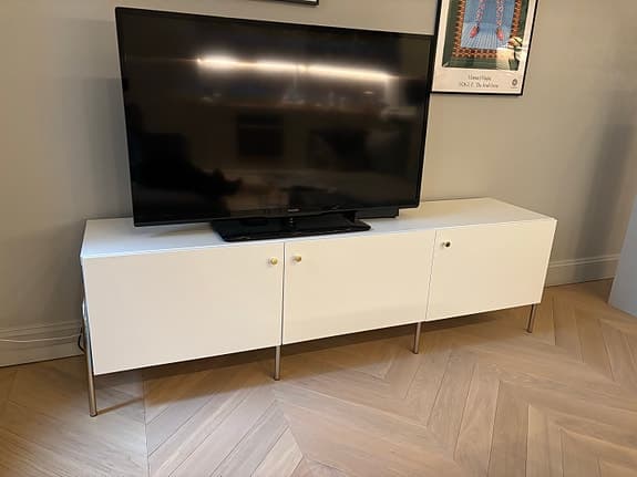 Vit IKEA BESTÅ TV MÖBEL Pretty Pegs Ben