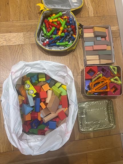 byggklossar och konstruktionsleksaker blandat paket