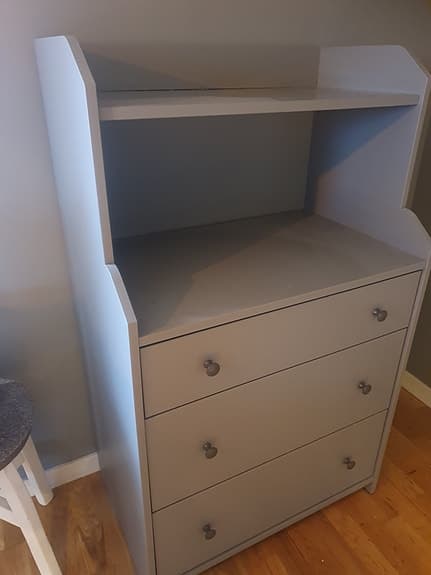 skänk/byrå från Ikea fin grå färg