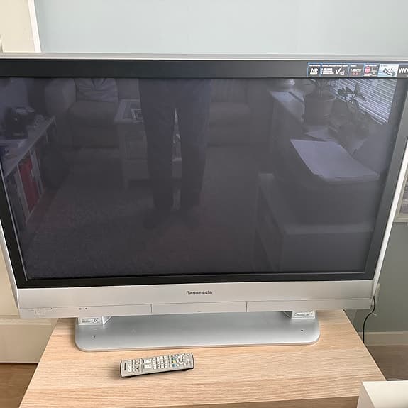 PLASMA TV PANASONIC  42 INCH