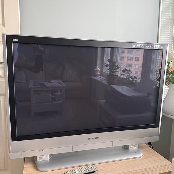 PLASMA TV PANASONIC  42 INCH