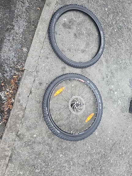 27.5 tum Cykel däck med fälg