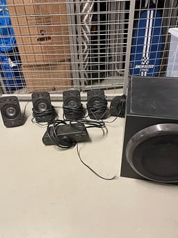 Logitech Z906 högtalare (hemma bio system)
