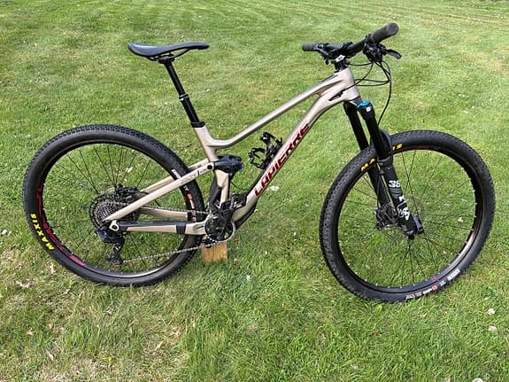 Fulldämpad Lapierre Zesty AM CF 7.9