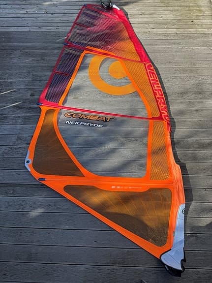 Vindsurfing segel master bommar