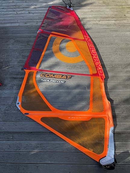 Vindsurfing segel master bommar