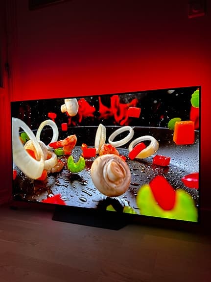 LG OLED 55” 4K Ultra HD Smart TV 120hz
