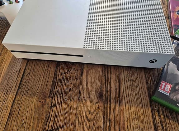 Xbox One S spelkonsol vit